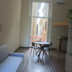  Appartamento Renovated With Balcony In San Lorenzo - With Elevator